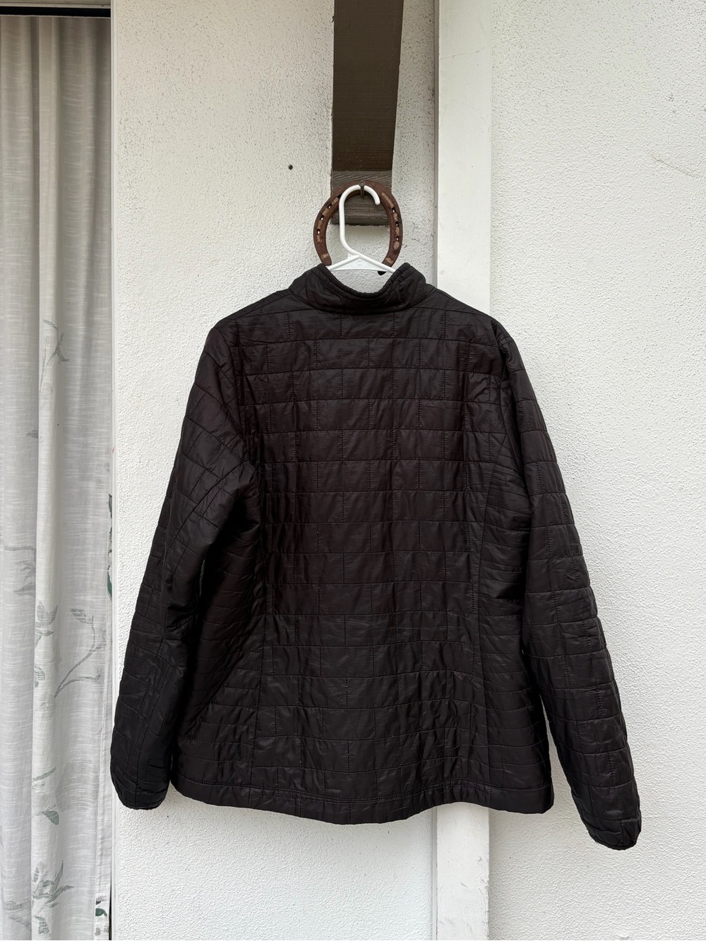 Women's Black Patagonia Nano Puff Jacket (XL) - Picture 3 of 3
